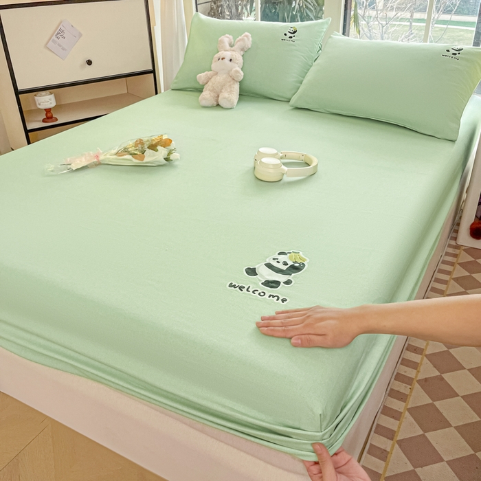 91家纺网 家纺一手货源 找家纺 博雅 2025新款全棉老粗布烫画床笠系列 绿色-香蕉熊猫