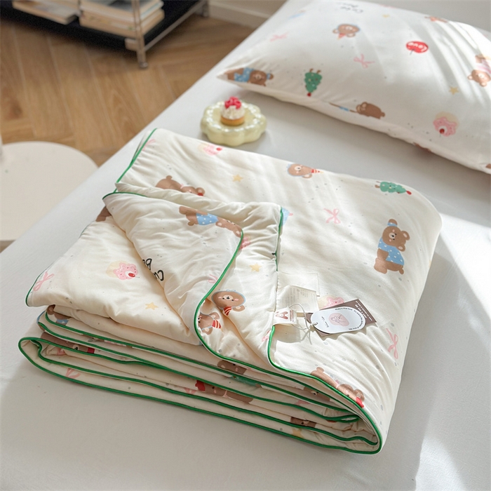 91家纺网 家纺一手货源 找家纺 暖生活2025新款牛奶针织小清新卡通大豆夏被 被子被芯 苹果小熊