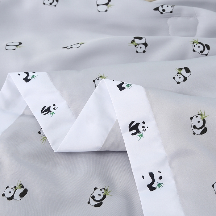 91家纺网 家纺一手货源 找家纺 薇玛仕 2025小熊猫系列-60支精梳长绒棉双拼角宽边双A类母婴级儿童蚕丝夏凉被空调被 小熊猫-灰