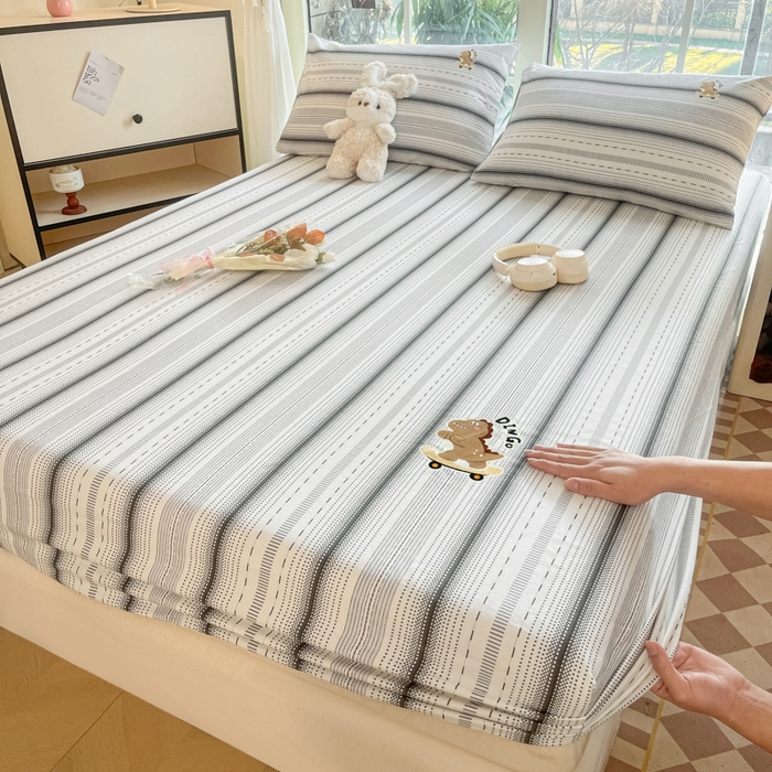 91家纺网 家纺一手货源 找家纺 博雅 2025新款全棉老粗布烫画床笠系列 条纹-滑板龙