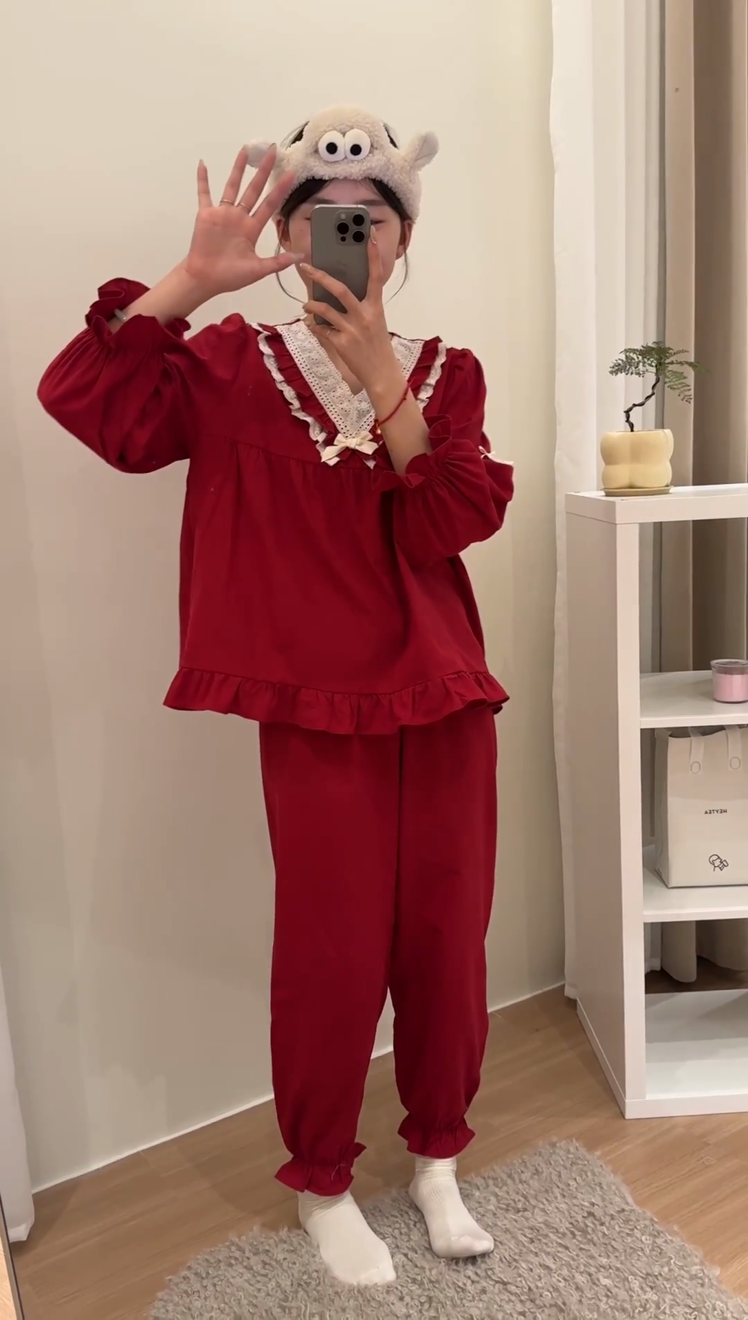 91家纺网 家纺一手货源 找家纺 （总）妍景家居生活馆 2025新款韩系V领蝴蝶结套装酒红家居服