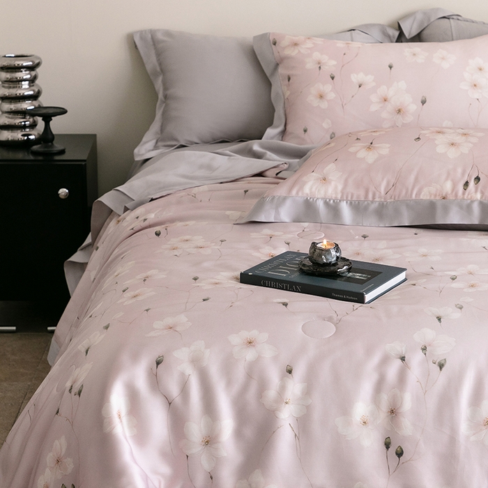 91家纺网 家纺一手货源 找家纺 立奥被业 2025年新款100%莱赛尔夏被莱赛尔夏被四件套天丝夏凉被 沁语-粉