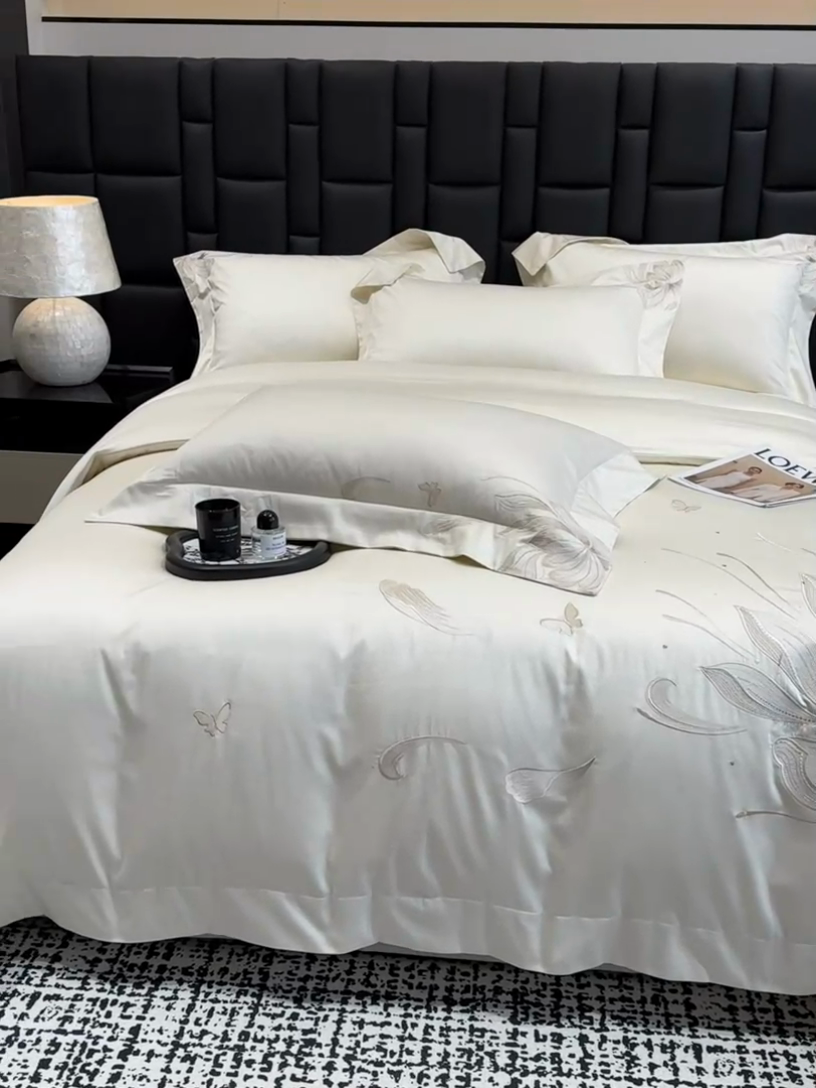 91家纺网 家纺一手货源 找家纺 星蕴家纺 2025新品新疆全棉刺绣四件套-尤娜 奶昔白