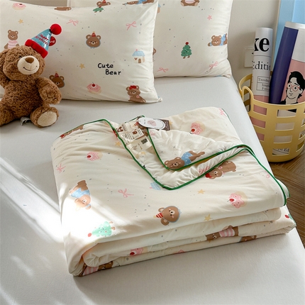 91家纺网 家纺一手货源 找家纺 暖生活2025新款牛奶针织小清新卡通大豆夏被 被子被芯 苹果小熊