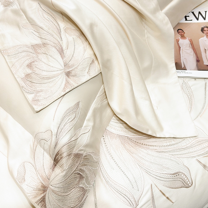 91家纺网 家纺一手货源 找家纺 星蕴家纺 2025新品新疆全棉刺绣四件套-尤娜 奶昔白