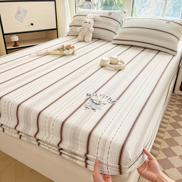 91家纺网 家纺一手货源 找家纺 博雅 2025新款全棉老粗布烫画床笠系列 条纹-Bunny兔