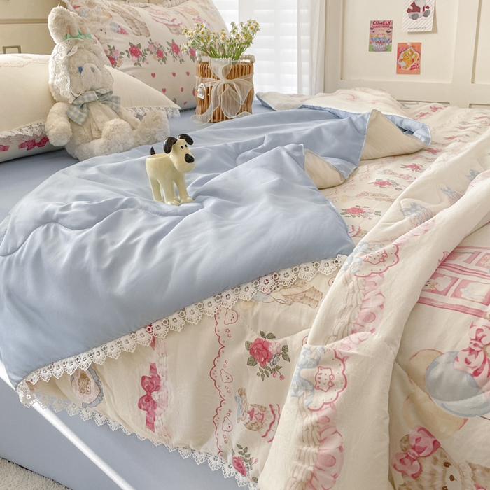 91家纺网 家纺一手货源 找家纺 老帅的工厂店 2025新款A类印花洛丽塔夏被（提供买家秀） 小熊甜品屋