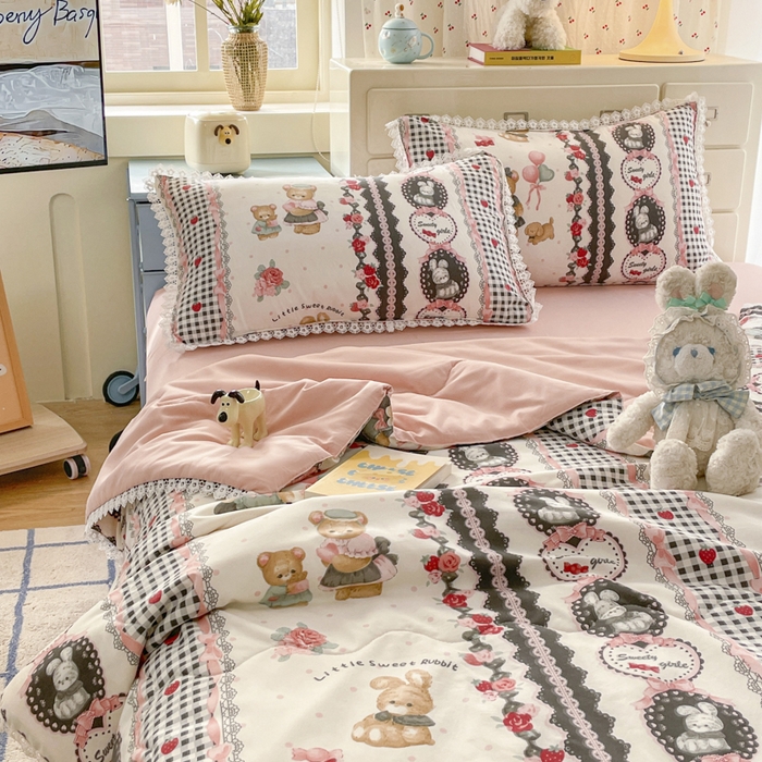 91家纺网 家纺一手货源 找家纺 老帅的工厂店 2025新款A类印花洛丽塔夏被（提供买家秀） 黑粉萝莉熊