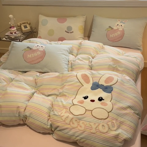 91家纺网 家纺一手货源 找家纺 （总）蓝邻家纺 2025年新款全棉双层纱毛巾绣四件套系列