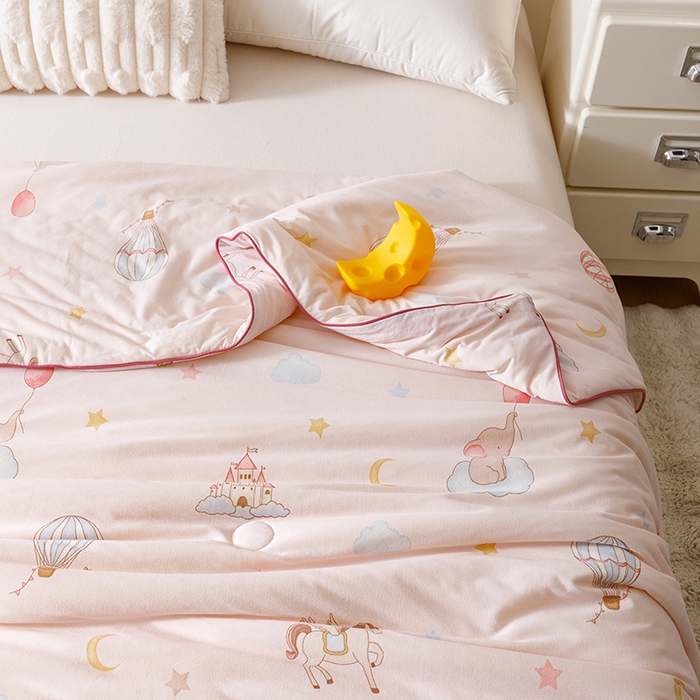 91家纺网 家纺一手货源 找家纺 优被业 2025新款A类牛奶丝针织棉夏被20%大豆(四周踩棉)软糯夏凉被空调被 城堡