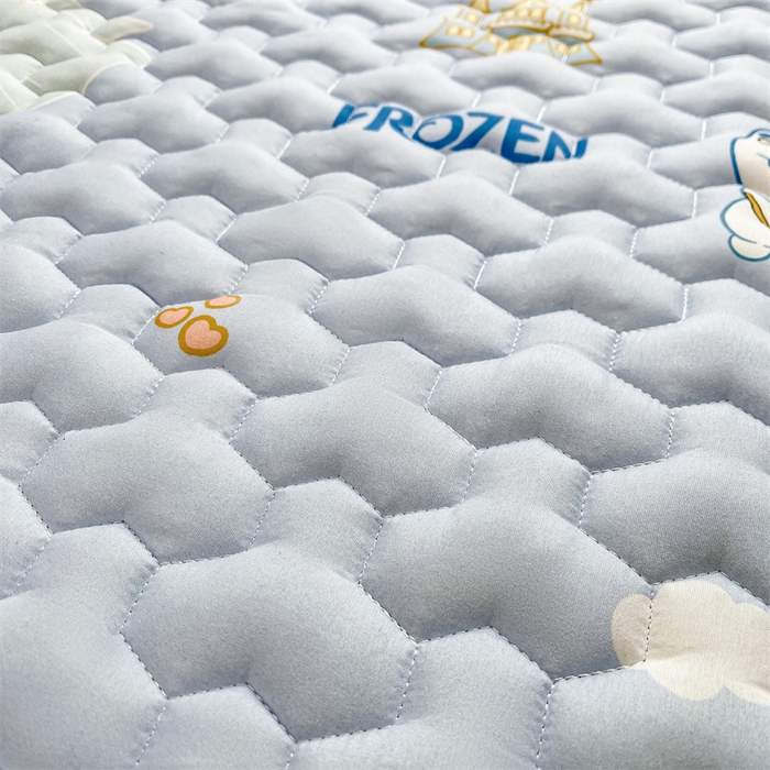 91家纺网 家纺一手货源 找家纺 迪梦思家纺 2025新款A类正版授权卡通印花水洗棉夹棉学生床护垫 冰雪艾莎