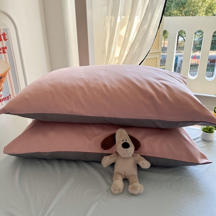 91家纺网 家纺一手货源 找家纺 （总）百寐  2025年春夏纯色水洗真丝单品双拼素色枕芯保护套48*74cm