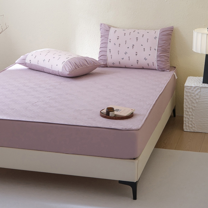 91家纺网 家纺一手货源 找家纺 布可家纺 2025新款A类法式清新褶皱印花四件套 花间萤梦