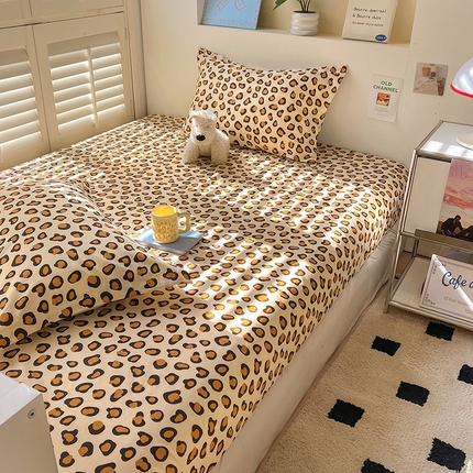 91家纺网 家纺一手货源 找家纺 百寐2025新款全棉13372床笠被套单品枕套三四件套学生组合加大单件-单床笠单床单 小豹纹