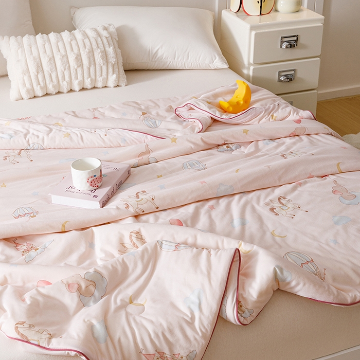 91家纺网 家纺一手货源 找家纺 优被业 2025新款A类牛奶丝针织棉夏被20%大豆(四周踩棉)软糯夏凉被空调被 城堡