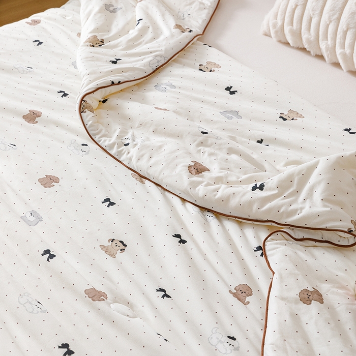 91家纺网 家纺一手货源 找家纺 优被业 2025新款A类牛奶丝针织棉夏被20%大豆(四周踩棉)软糯夏凉被空调被 波点狗