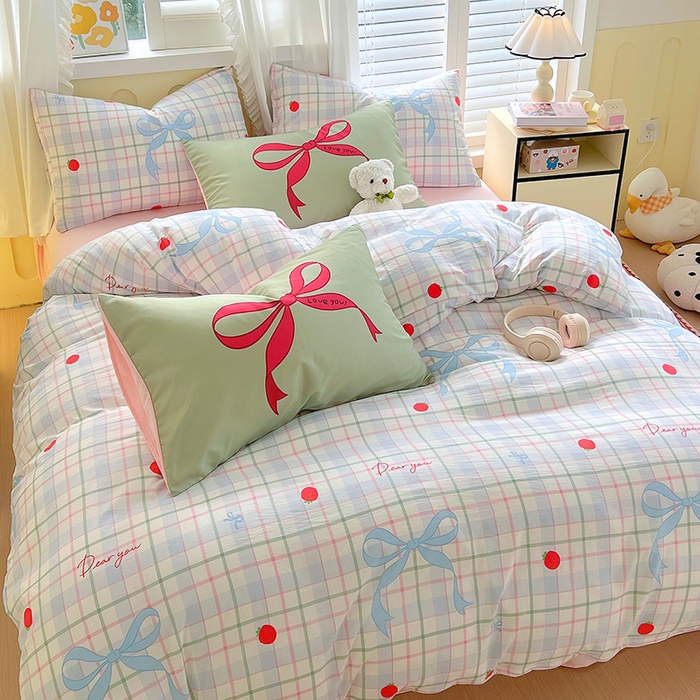 91家纺网 家纺一手货源 找家纺 大麦乐田2025新款超柔大版印花四件套 小草莓乐园