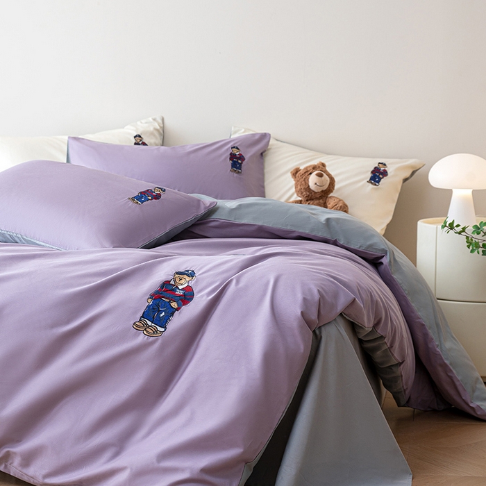 91家纺网 家纺一手货源 找家纺 澳梵家居2025新款A类裸睡级全棉刺绣四件套-英伦小熊 英伦熊-高级紫