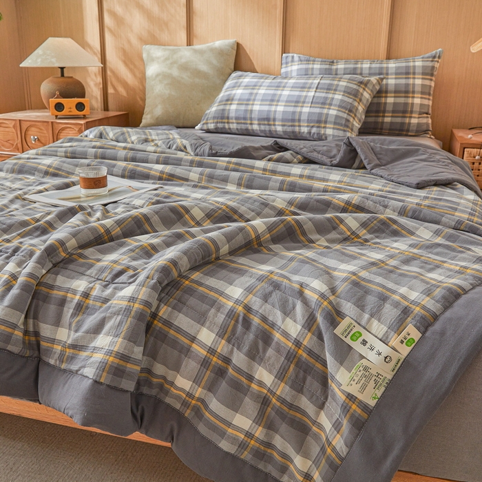 91家纺网 家纺一手货源 找家纺 猎鹿人家纺2025新款A类无印风水洗棉新疆棉花夏被 简兮-灰