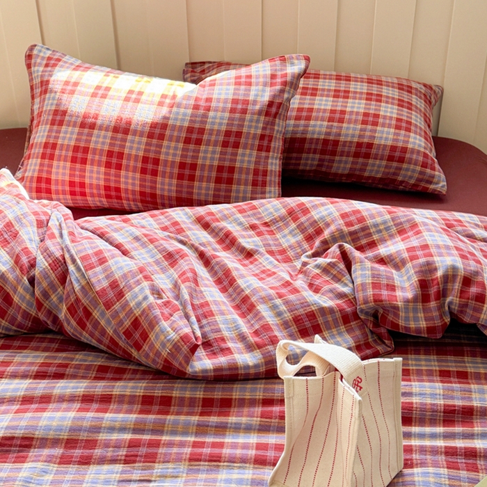 91家纺网 家纺一手货源 找家纺 萝莉家纺 2025新款复古全棉A类色织双层纱皱皱纱格子四件套 安格拉红