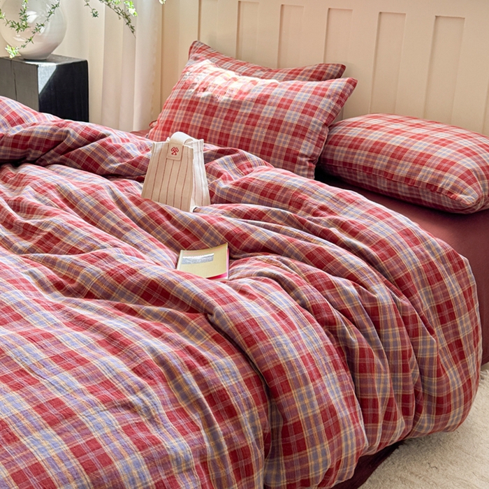 91家纺网 家纺一手货源 找家纺 萝莉家纺 2025新款复古全棉A类色织双层纱皱皱纱格子四件套 安格拉红