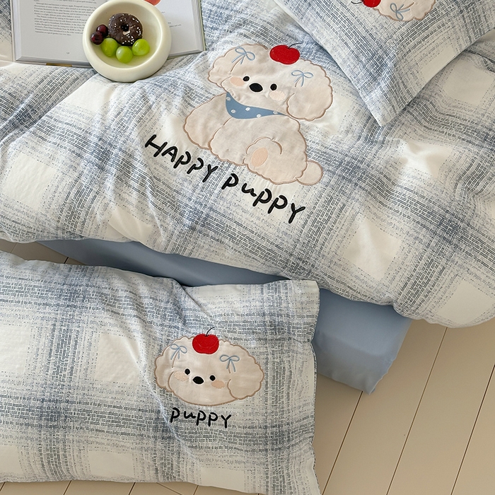 91家纺网 家纺一手货源 找家纺 圆岛家纺 2025新款全棉双层纱贴布绣四件套 小狗莎莎