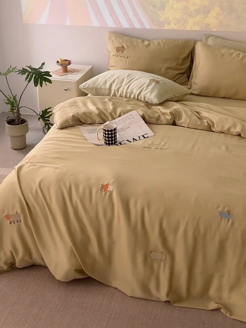 91家纺网 家纺一手货源 找家纺 简纯主义 2025新款天丝四件套 散点系列 萌宠-若草