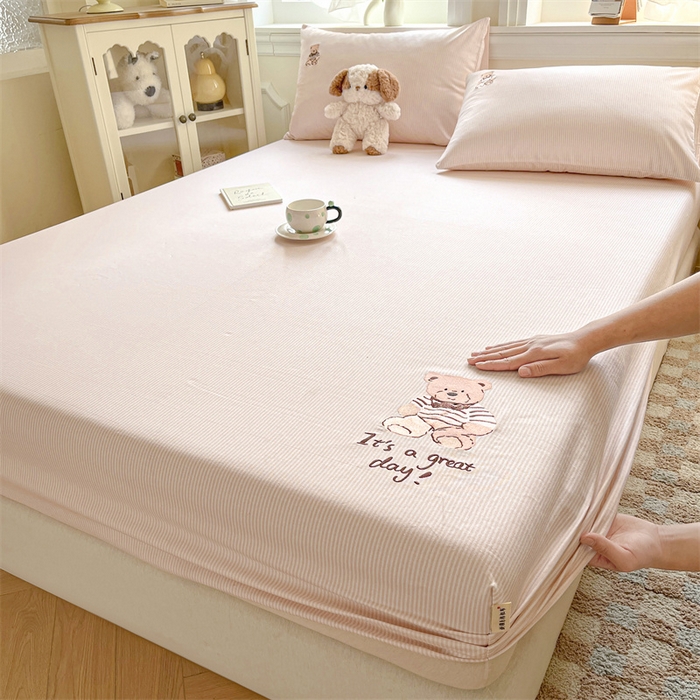 91家纺网 家纺一手货源 找家纺 笙意家纺2025新款全棉老粗布单床笠 俏皮熊