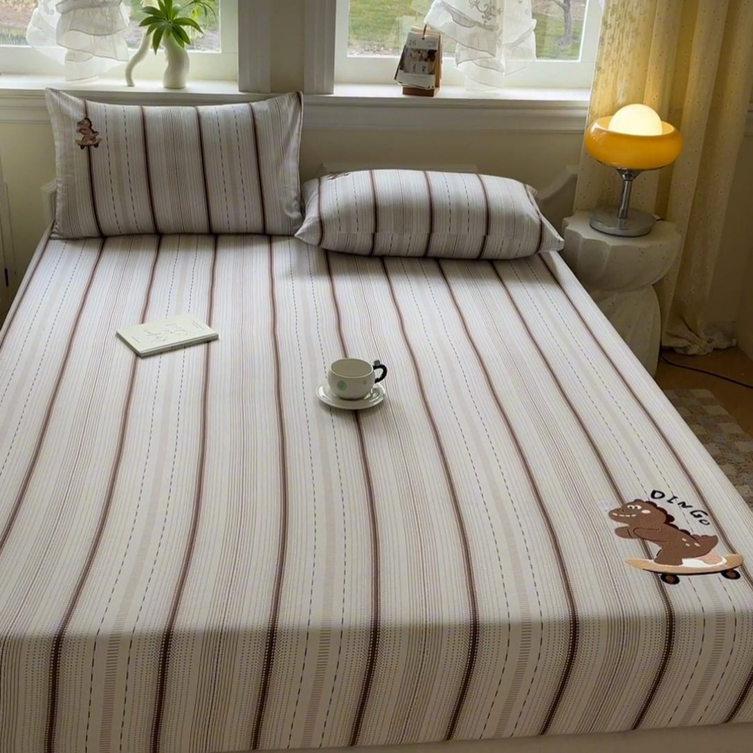 91家纺网 家纺一手货源 找家纺 笙意家纺2025新款全棉老粗布单床笠 滑板恐龙