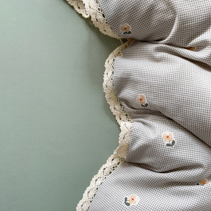 91家纺网 家纺一手货源 找家纺 仟网汇 2025新款韩版镂空花边针织双层纱四件套 婉约灰