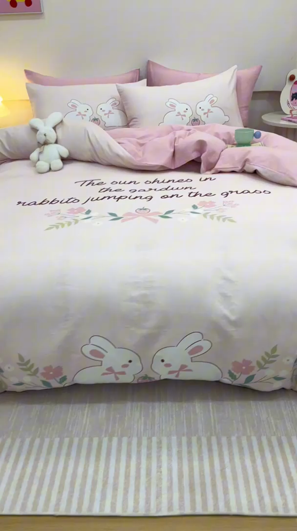 91家纺网 家纺一手货源 找家纺 馨语家居 2025新款全棉双层纱四件套 兔兔派对