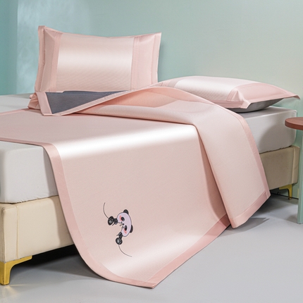 91家纺网 家纺一手货源 找家纺 （总）席佬大 2025新款PE凉感冰藤轻奢小花熊猫刺绣凉感床席床笠款凉席