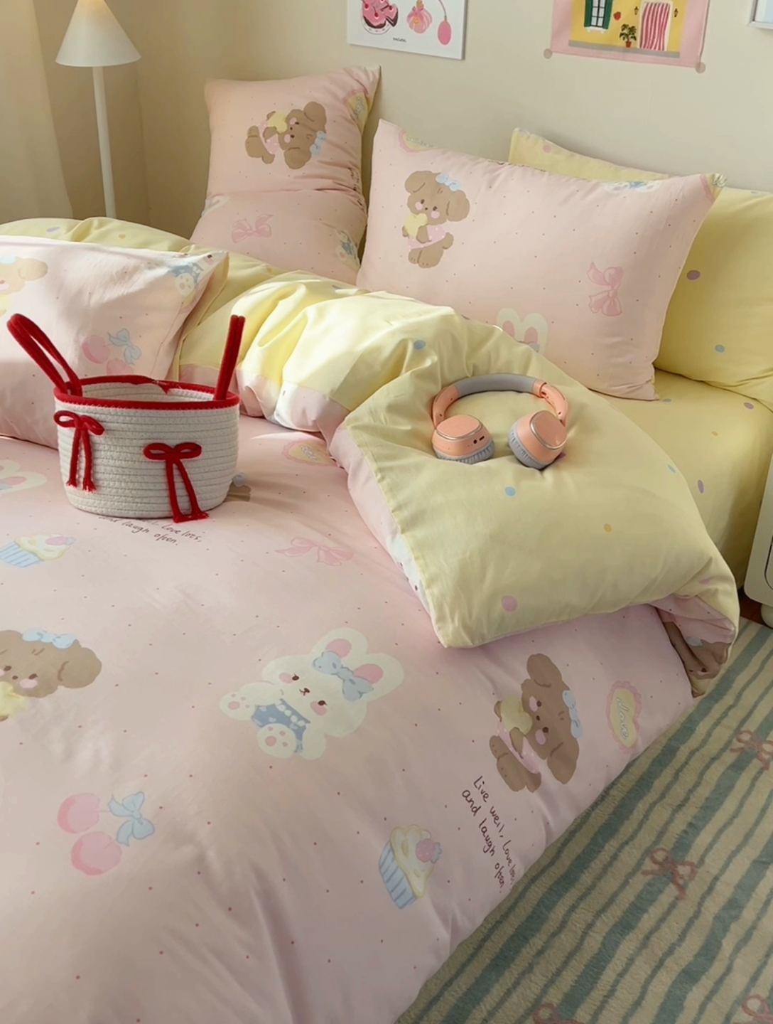 91家纺网 家纺一手货源 找家纺 六巷胡同 2025新款 INS减龄可爱风卡通全棉四件套第五系（森林音乐会系列） 点点面包犬