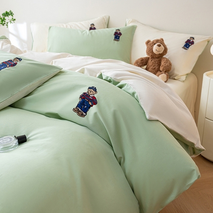 澳梵家居2025新款A类裸睡级全棉刺绣四件套-英伦小熊 英伦熊-薄荷绿