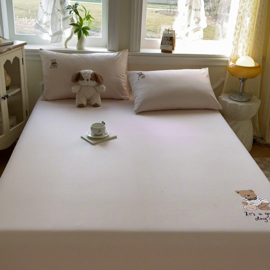 91家纺网 家纺一手货源 找家纺 笙意家纺2025新款全棉老粗布单床笠 俏皮熊