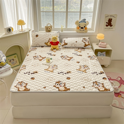迪梦思家纺 2025新款A类正版授权卡通印花水洗棉夹棉学生床护垫 暖心奇奇带带