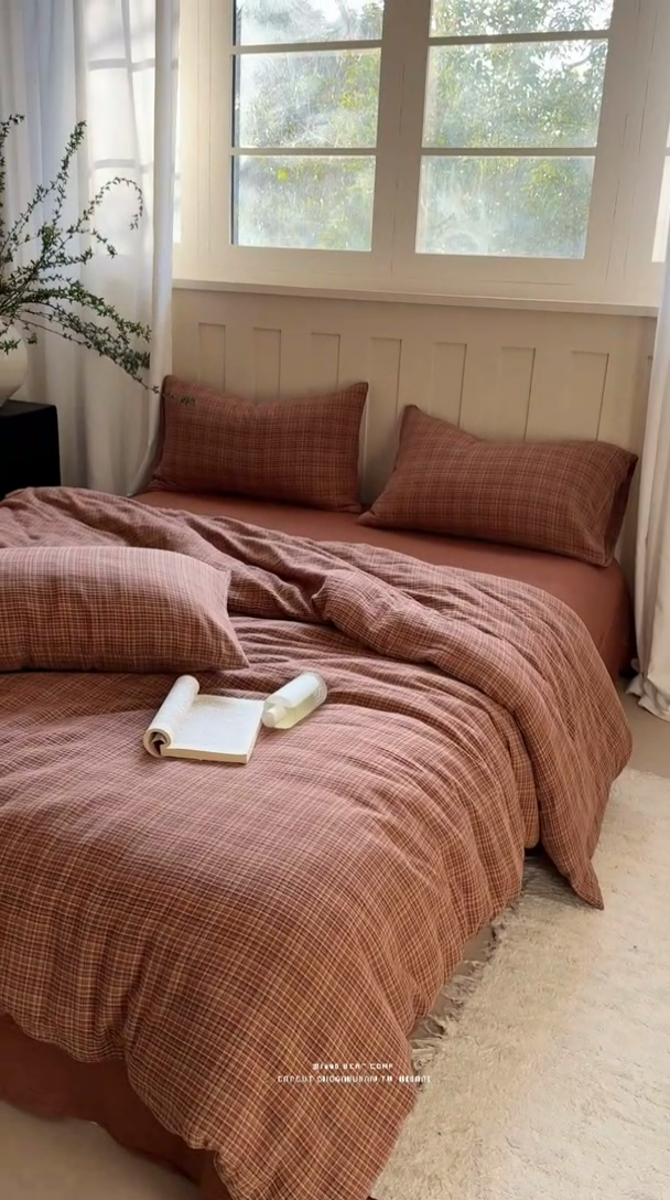 91家纺网 家纺一手货源 找家纺 萝莉家纺 2025新款复古全棉A类色织双层纱皱皱纱格子四件套 浮生酒红