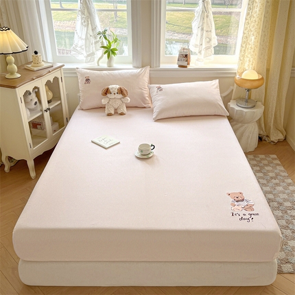 91家纺网 家纺一手货源 找家纺 笙意家纺2025新款全棉老粗布单床笠 俏皮熊