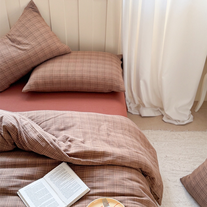 91家纺网 家纺一手货源 找家纺 萝莉家纺 2025新款复古全棉A类色织双层纱皱皱纱格子四件套 浮生深咖