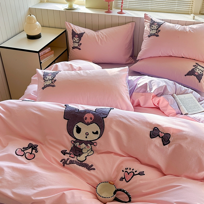 91家纺网 家纺一手货源 找家纺 金爱家 2025新款全棉毛巾绣四件套 毛巾绣-睡梦库洛米