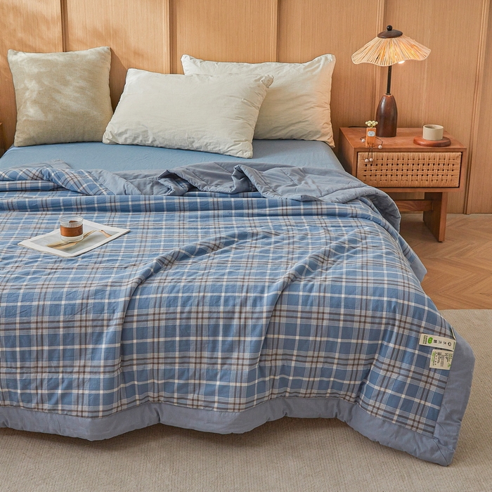 91家纺网 家纺一手货源 找家纺 猎鹿人家纺2025新款A类无印风水洗棉新疆棉花夏被 乔南蓝