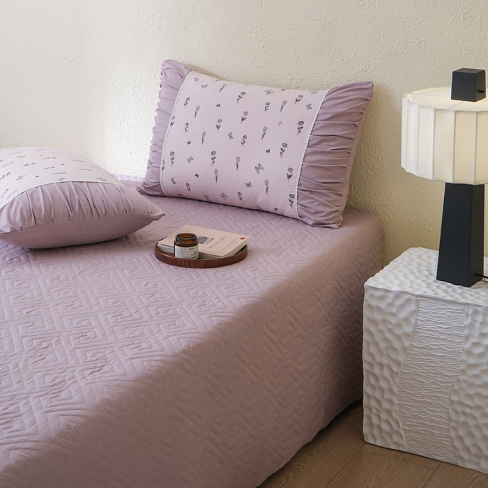 91家纺网 家纺一手货源 找家纺 布可家纺 2025新款A类法式清新褶皱印花四件套 花间萤梦