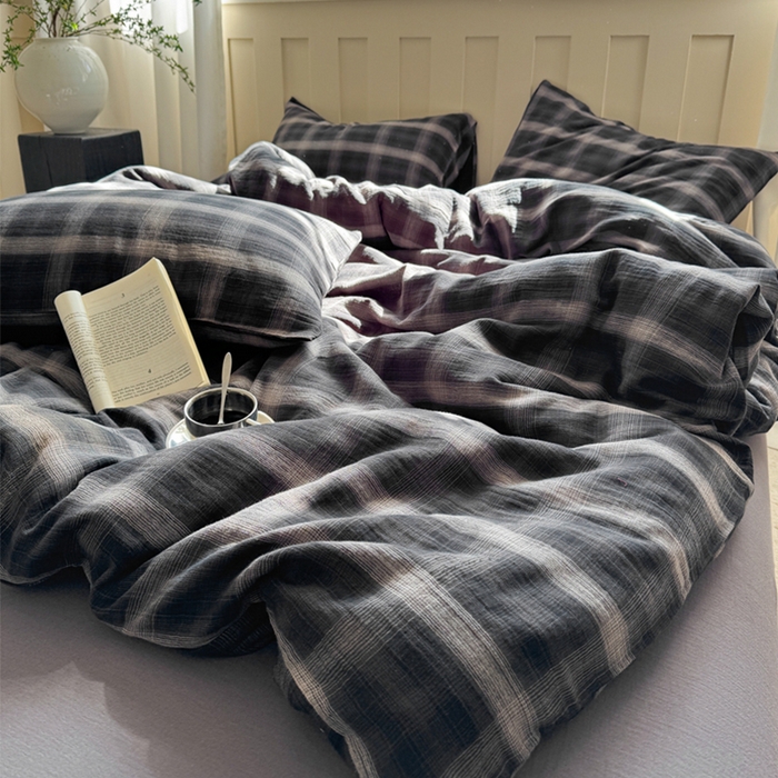 91家纺网 家纺一手货源 找家纺 萝莉家纺 2025新款复古全棉A类色织双层纱皱皱纱格子四件套 黑大格