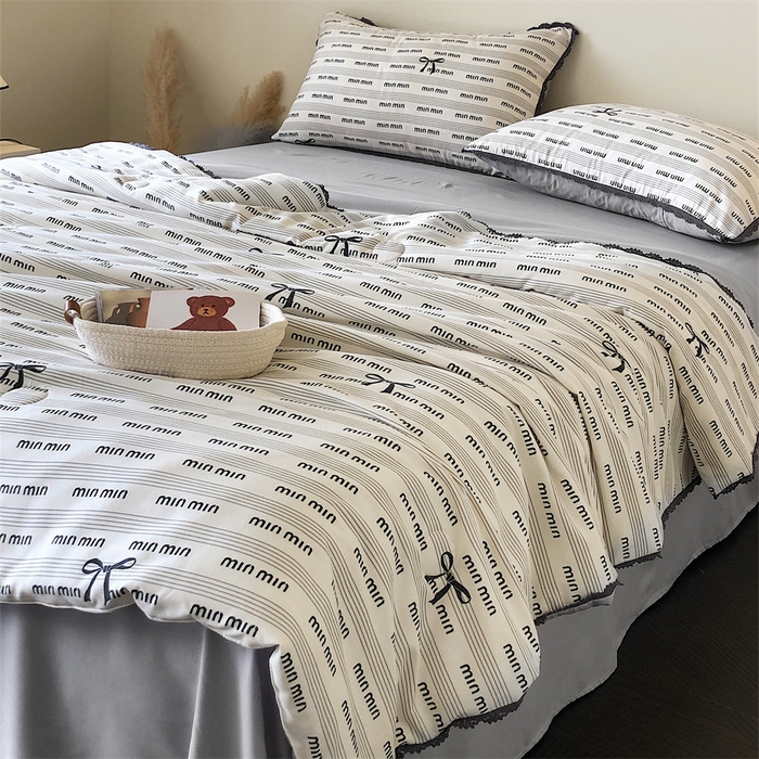 91家纺网 家纺一手货源 找家纺 换种生活 2025新款水溶小花边针织单夏被 四件套 心沫-灰