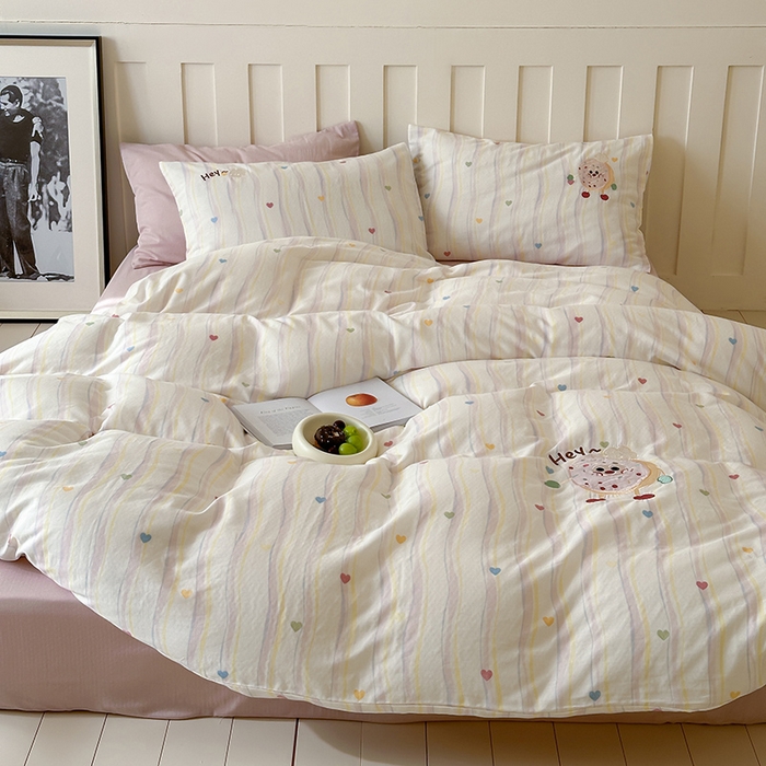 91家纺网 家纺一手货源 找家纺 圆岛家纺 2025新款全棉双层纱贴布绣四件套 甜甜圈