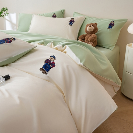 91家纺网 家纺一手货源 找家纺 澳梵家居2025新款A类裸睡级全棉刺绣四件套-英伦小熊 英伦熊-薄荷绿