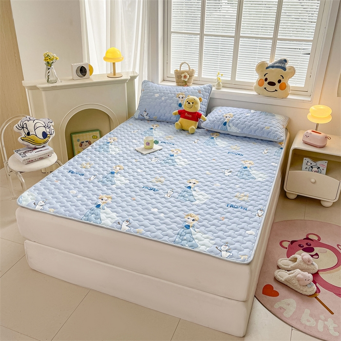 91家纺网 家纺一手货源 找家纺 迪梦思家纺 2025新款A类正版授权卡通印花水洗棉夹棉学生床护垫 冰雪艾莎