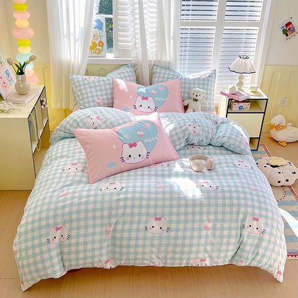 91家纺网 家纺一手货源 找家纺 大麦乐田2025新款超柔大版印花四件套 蓝格粉猫