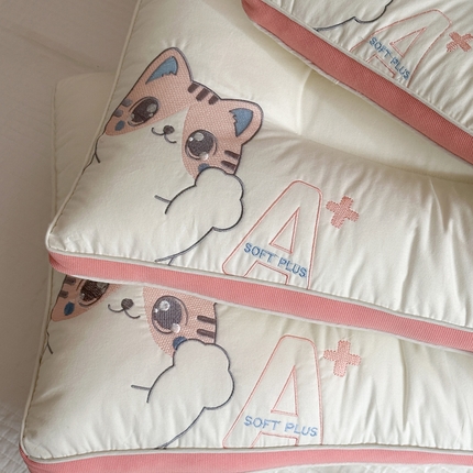 91家纺网 家纺一手货源 找家纺 （总）伟邦2025新款小奶猫亲子枕枕头枕芯
