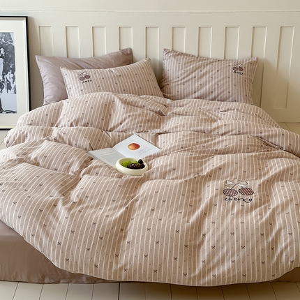 圆岛家纺 2025新款全棉双层纱贴布绣四件套 樱桃慕斯